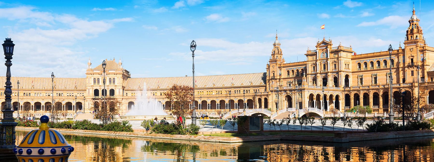 Ciudad española que representa la identidad digital local mediante dominios .es