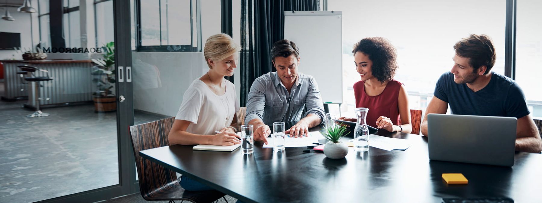 Reunión de trabajo para comprar un domino .org