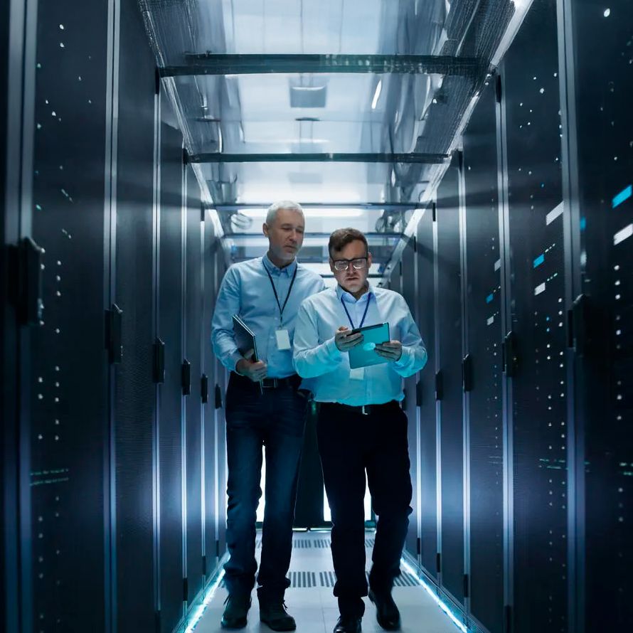 Profesionales IT consolidando su Centros de Datos para optimizar su inversión y seguridad
