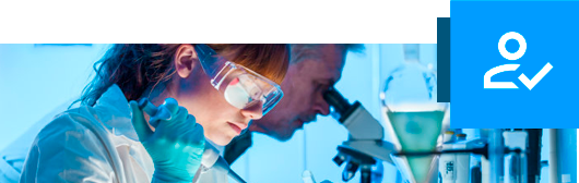 Personal de un centro farmaceutico como ejemplo de cliente que ha optado por el cloud y consolidado los servicios que tenían deslocalizados y en entornos obsoletos