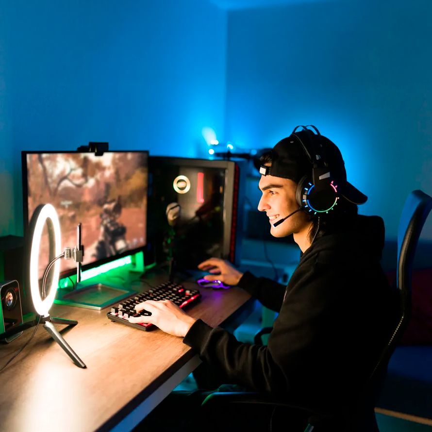 Pantalla de videojuego en acción, ilustrando la experiencia online a través de un servidor de juegos